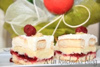 ciasto bajka karpatka świąteczne ciasto konfitura wiśniowa bita śmietana wilgotne pyszne smakowite łatwe