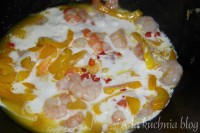 krewetki makaron mleczko kokos estragon chilli curry azjatyckie danie