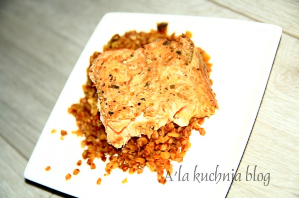 losos wasabi sos sojowy wedzona cytryna pieczony w folii ryba obiad lunch kasza ziarna zdrowy