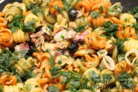 pasta frutti di mare omółki krewetki kalmary makaron oliwki czarne 
