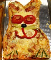 pizza zajac papryka por pomidory oliwki